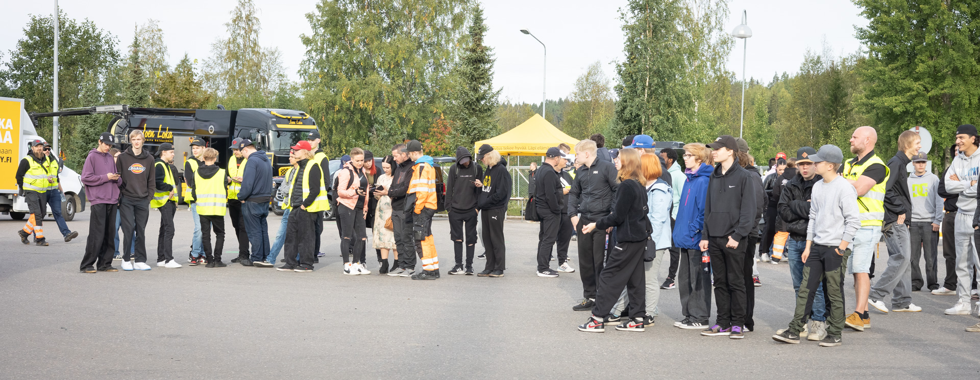 LogFest tapahtuman yleisöä.