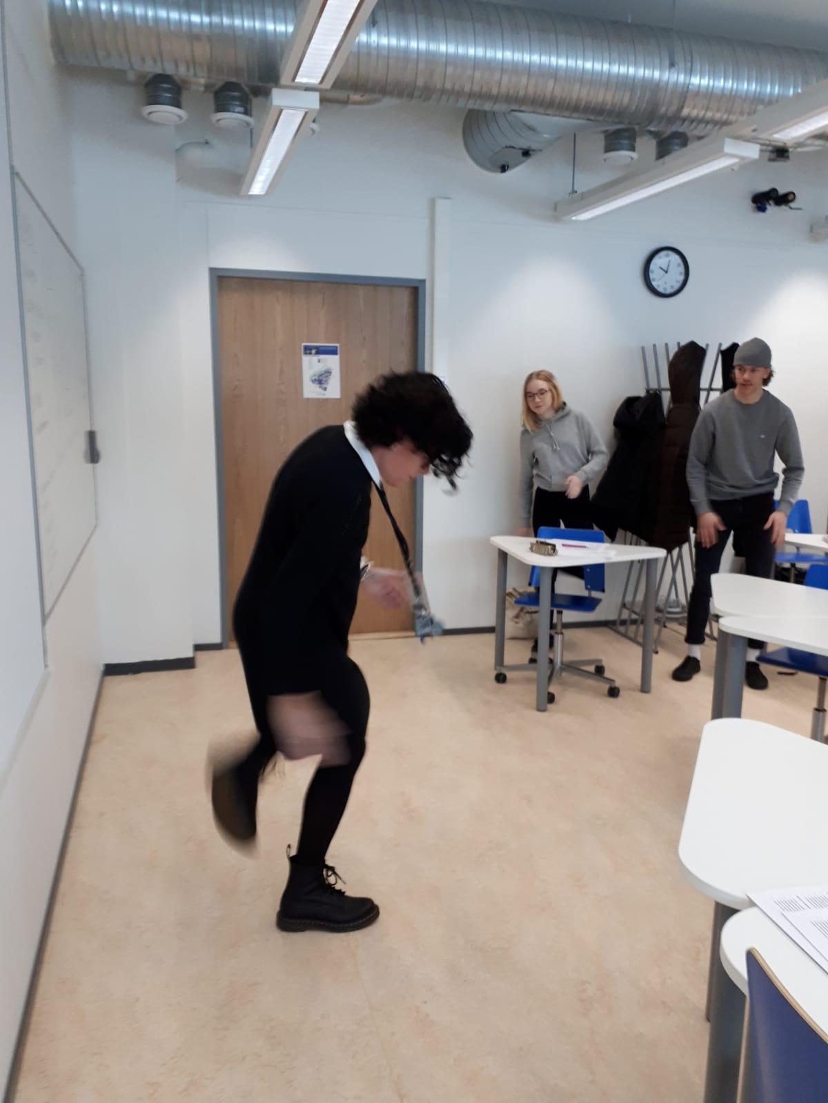 Syksyn aikana tapahtunutta, Aktiivinen Sakky