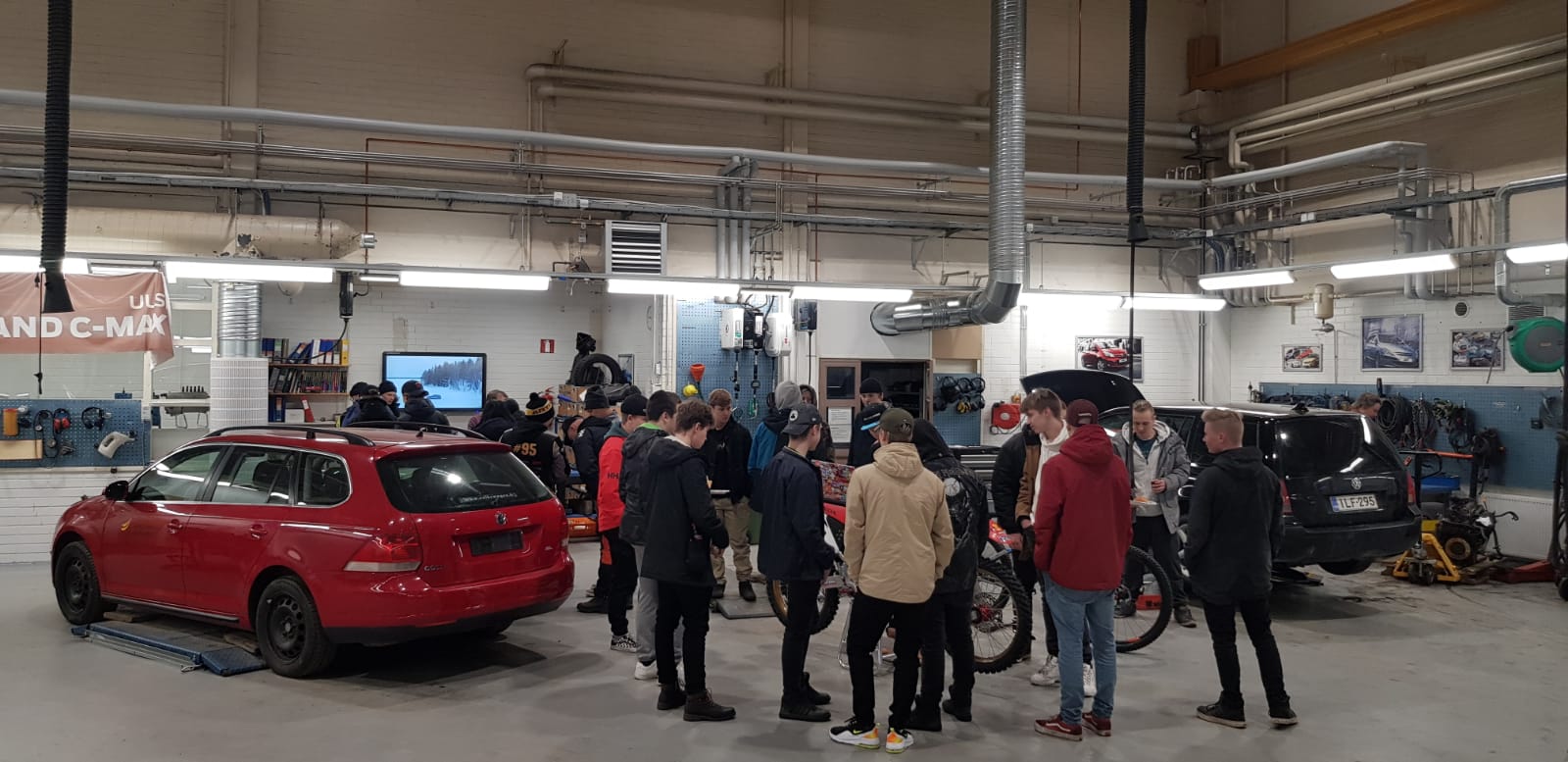 Minkäs sille mahtaa, kun veren perintönä on vauhti ja kilpailuvietit jyllää?