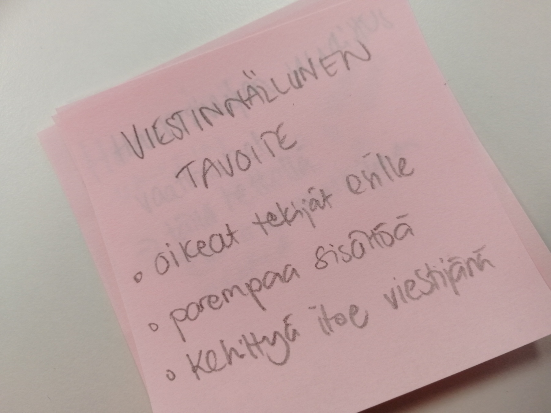 Viestijän tärkein tehtävä on saada asiantuntija loistamaan