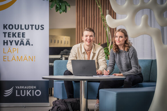 Varkauden lukion potkiaiset, penkkarit ja vanhojen tanssit siirtyvät