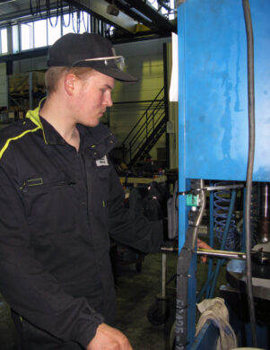Kesätöissä hydraulisylintereiden kunnostuspalveluissa