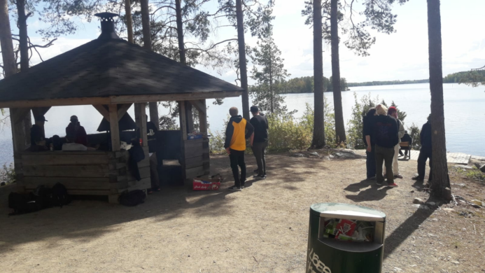Kun aurinko paistaa ja sää suosii, on aika ottaa tauko työsaleista ja nauttia ulkoilusta makkaranpaiston merkeissä!