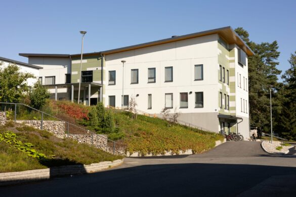 Toivalan kampus sai Joutsenmerkin ympäristöystävällisyydestä