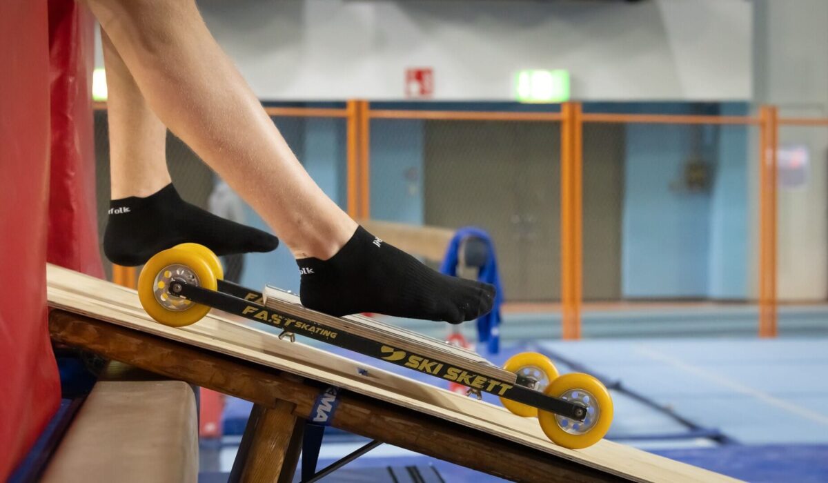 Jalat ovat harjoitussuksilla.