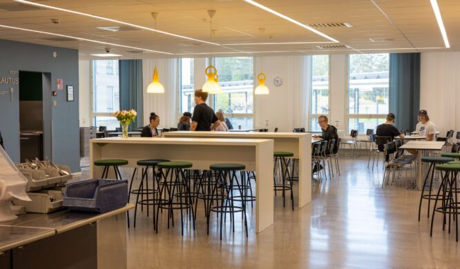 Ravintola Helmi: opiskelijat, Varkaus